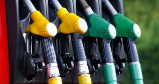 Fahrverbot für Dieselautos: Zapfventile für Benzin und Diesel.