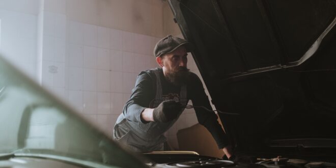 Was können Sie am Reifen kontrollieren?
