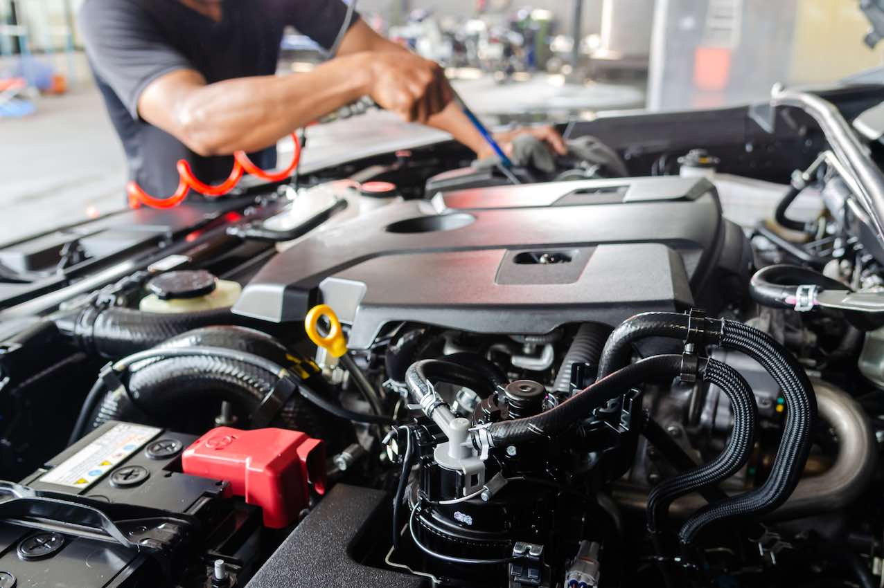 Diesel- oder Benzinmotor.
